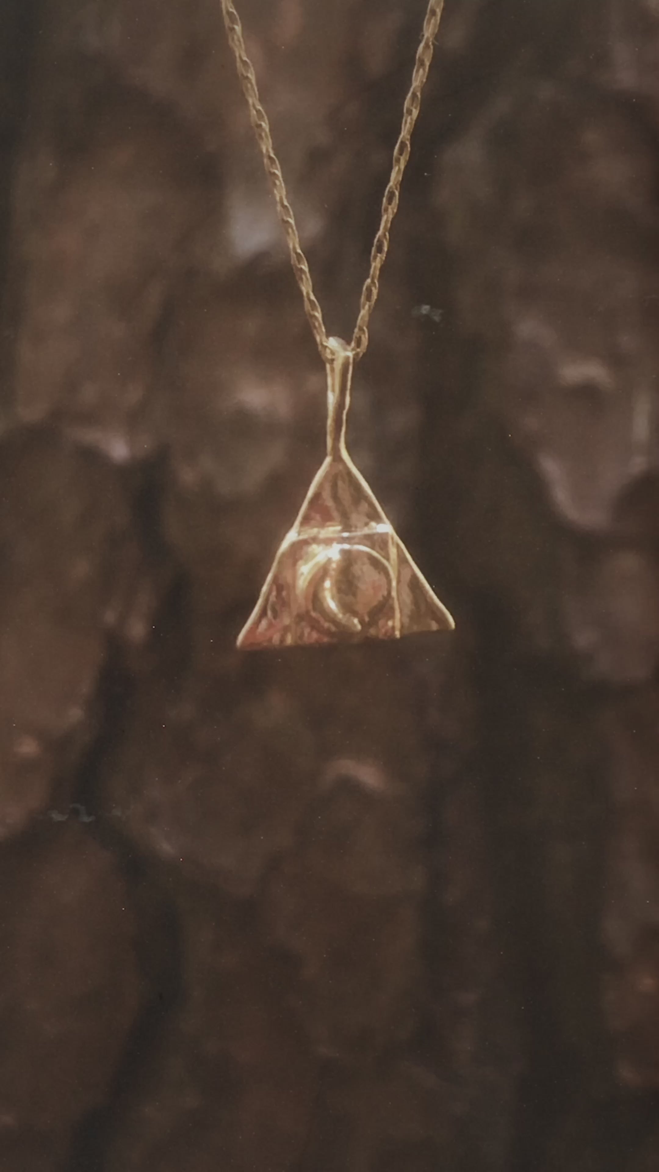 Gold Plated Ceremonial Red Tea Leaf